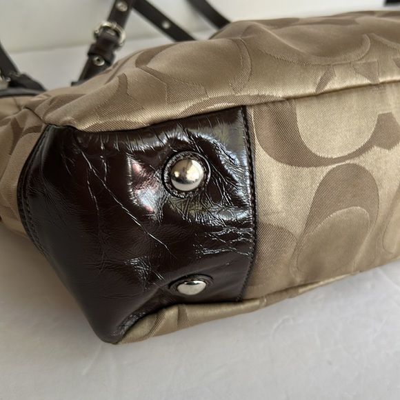 Coach Tan and Brown Signature Shoulder Bag - Picture 11 of 17